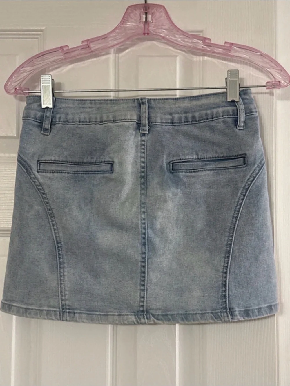 Denim Jean Mini Skirt, light-wash zip front Size US S.